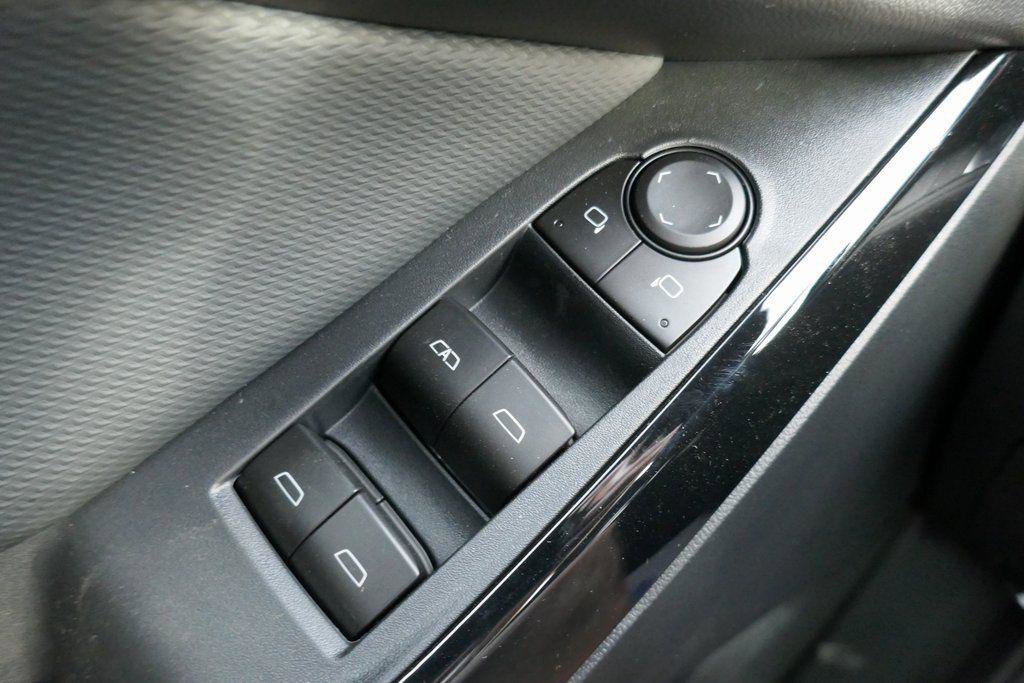 New 2026 Chevrolet Equinox LT w/ Midnight Edition image 13