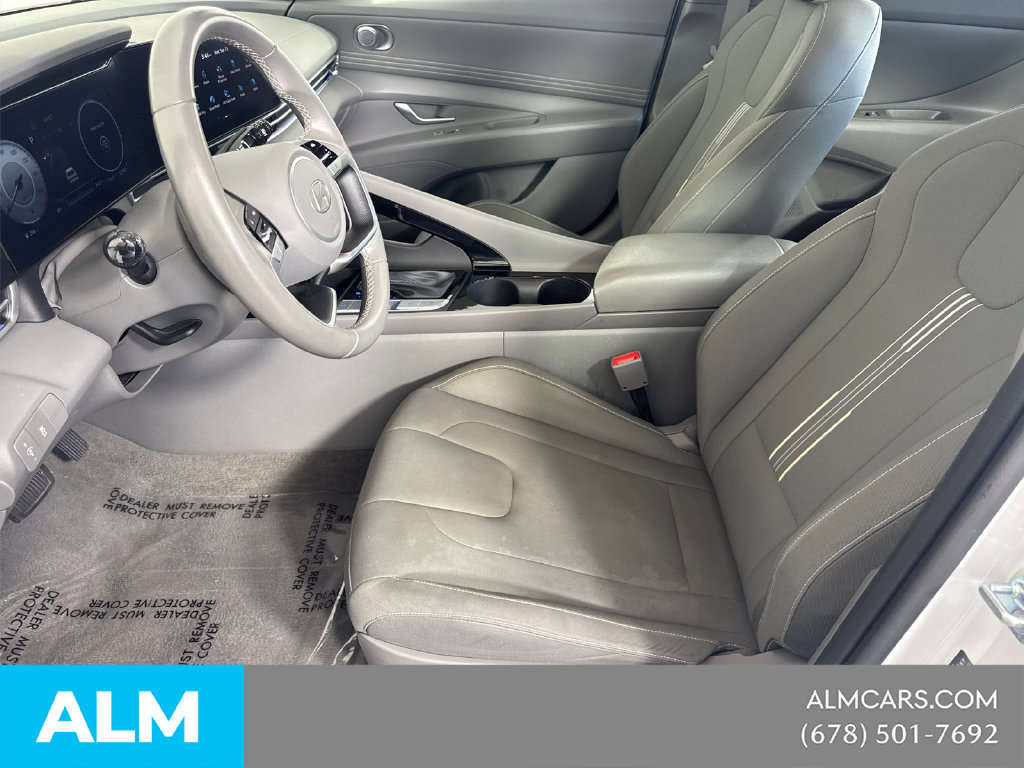 Used 2025 Hyundai Elantra SEL FWD image 11