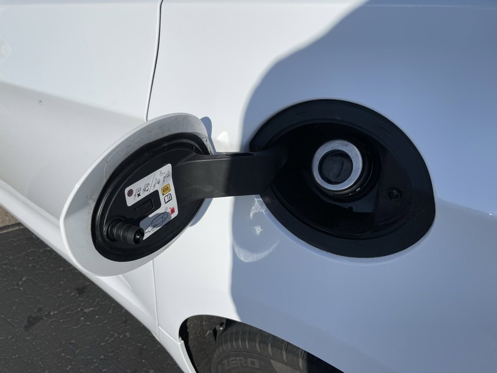 Used 2025 Chrysler Pacifica Limited image 59