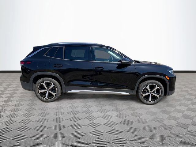 New 2025 Volkswagen Tiguan SE image 8