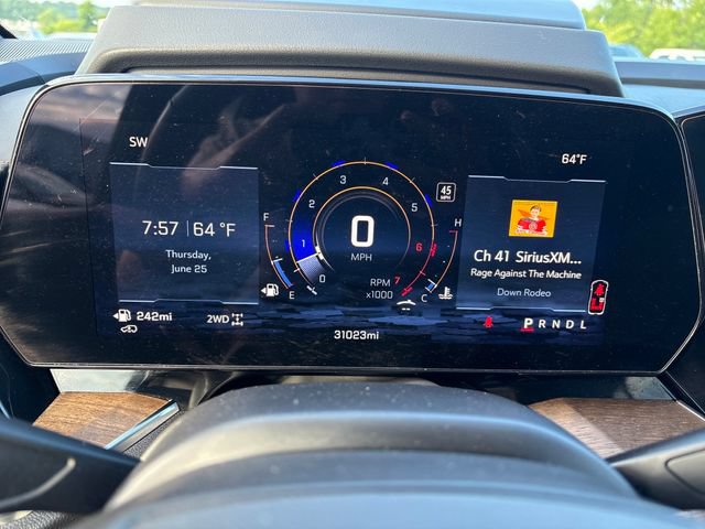 Used 2025 Chevrolet Suburban High Country AWD/4WD image 13