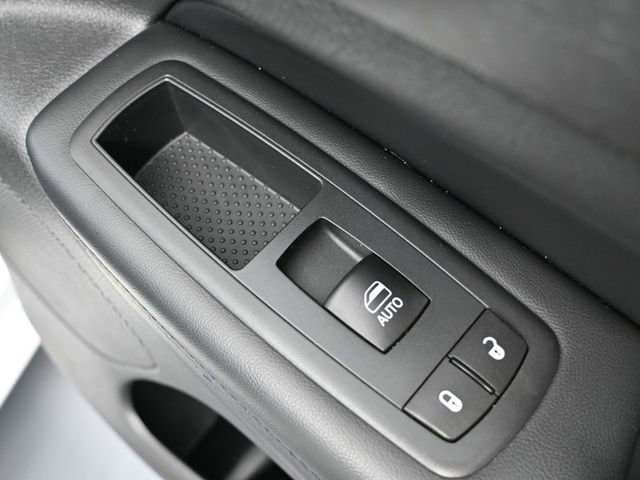 Used 2015 Jeep Grand Cherokee Altitude image 46