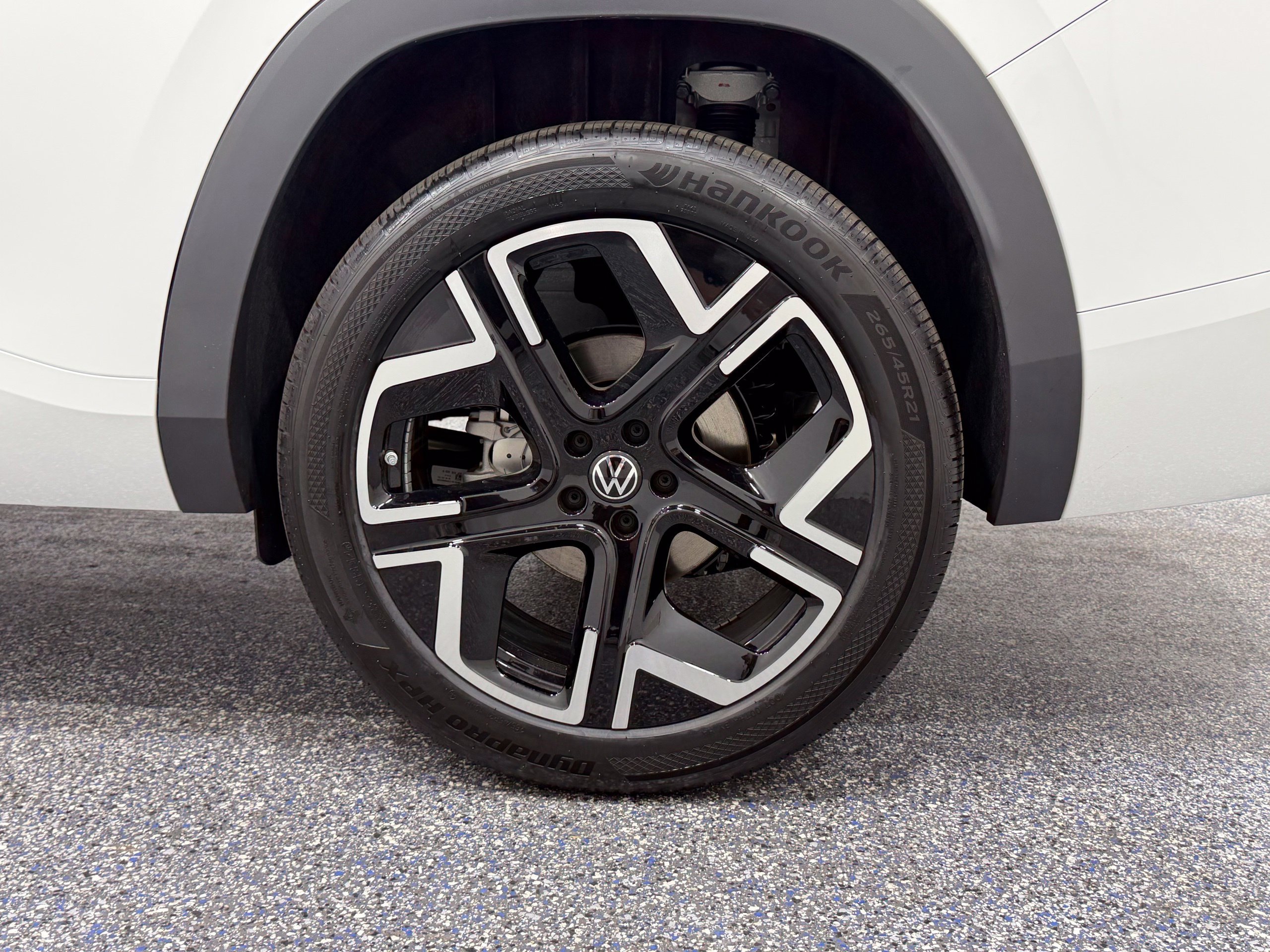 New 2027 Volkswagen Atlas SEL Premium R-Line AWD/4WD image 16