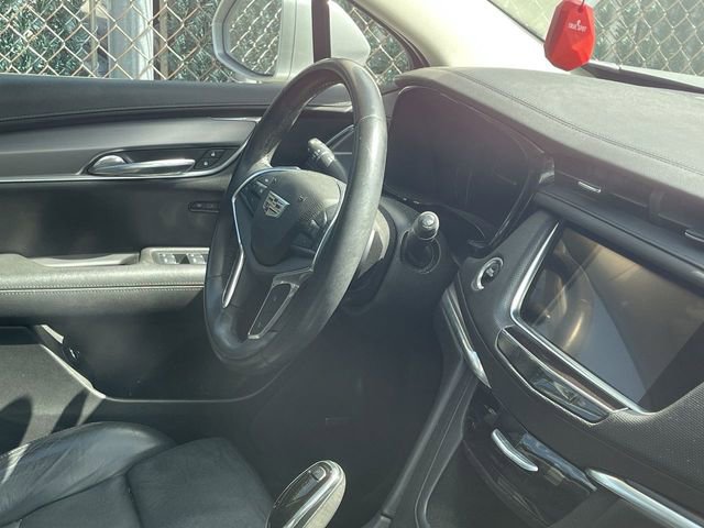 Used 2017 Cadillac XT5 Luxury w/ Driver Awareness Package AWD/4WD image 11