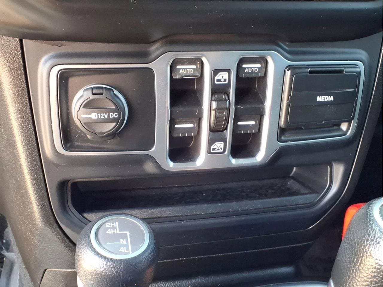 Used 2018 Jeep Wrangler Unlimited Sport S AWD/4WD image 21