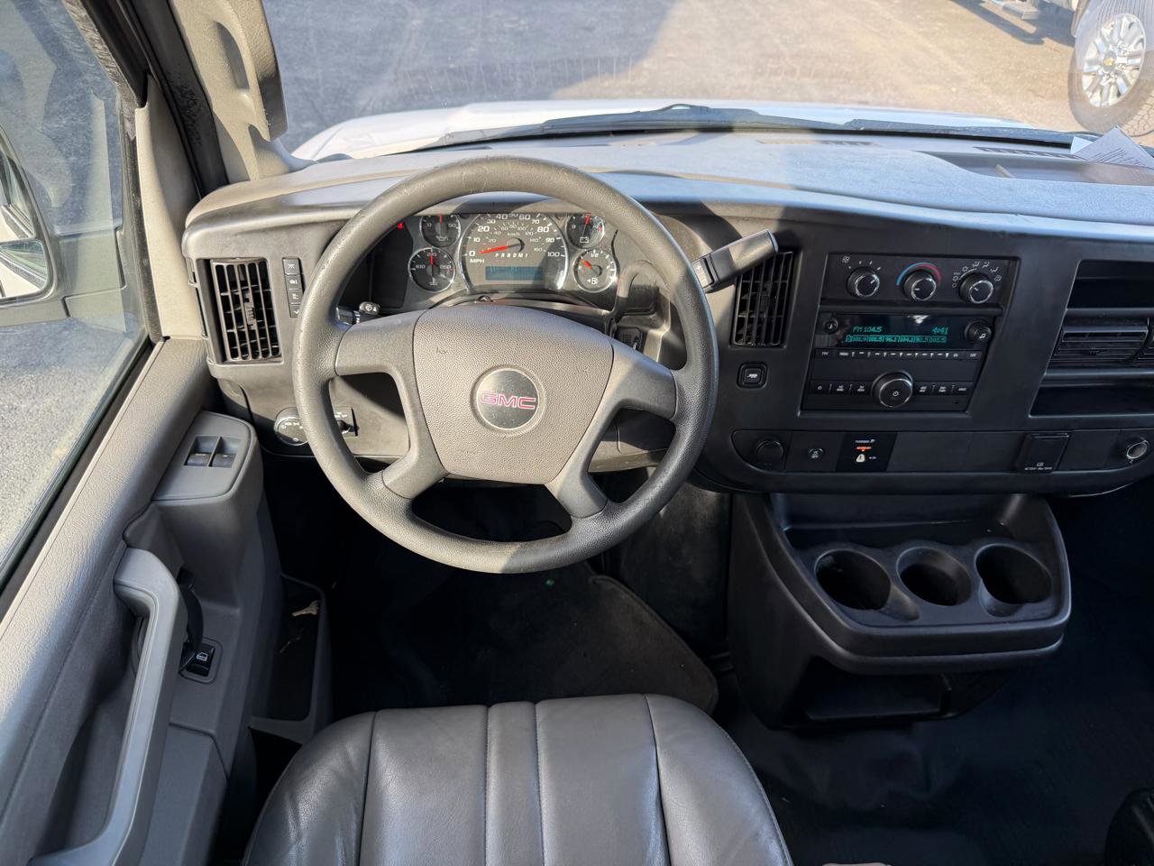 Used 2017 GMC Savana 2500 Extended image 22