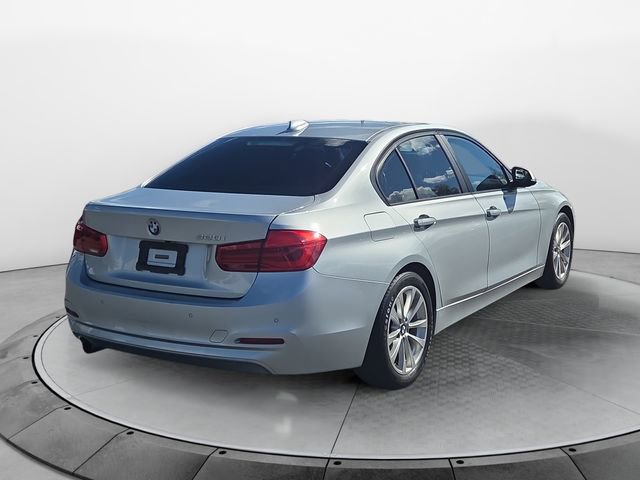 Used 2017 BMW 320i Sedan RWD image 5