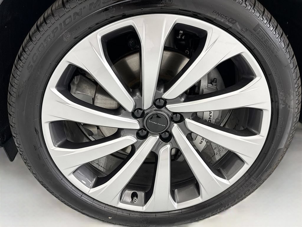 New 2026 Land Rover Range Rover Long Wheelbase SE AWD/4WD image 29