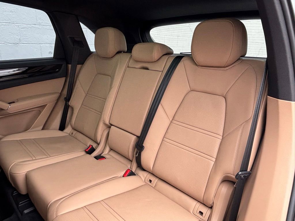 Used 2019 Porsche Cayenne S image 23