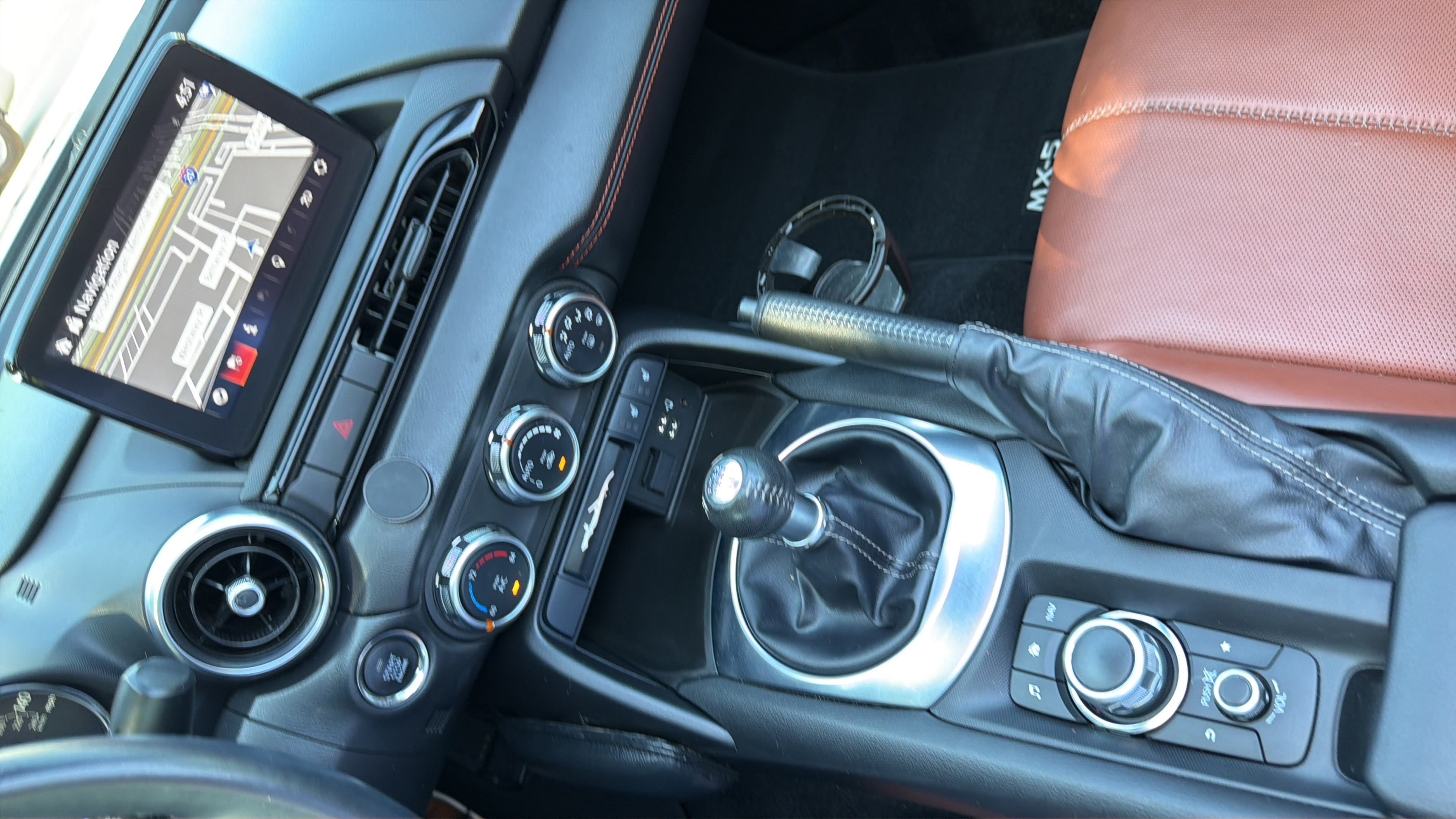Used 2023 MAZDA MX-5 Miata Grand Touring RWD image 18