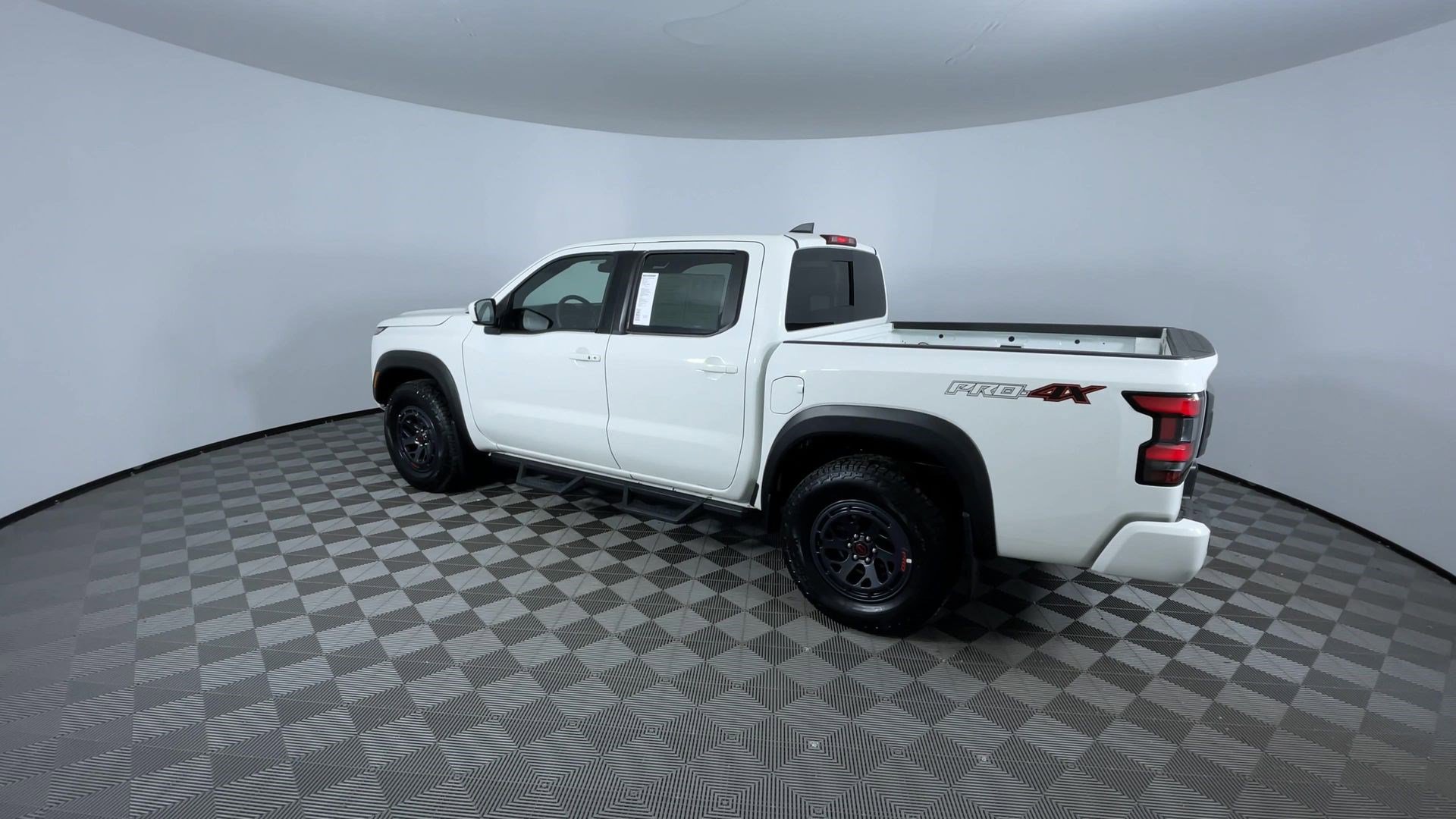 Certified 2025 Nissan Frontier PRO-4X image 6