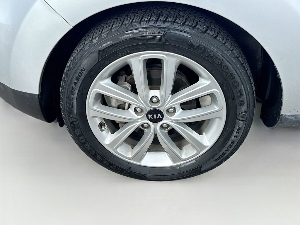 Used 2018 Kia Soul + w/ + Primo LIT Package FWD image 41