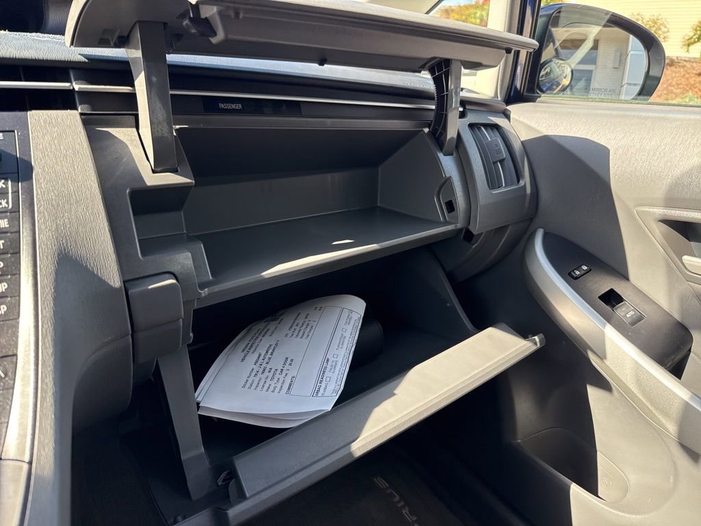 Used 2011 Toyota Prius Three image 32