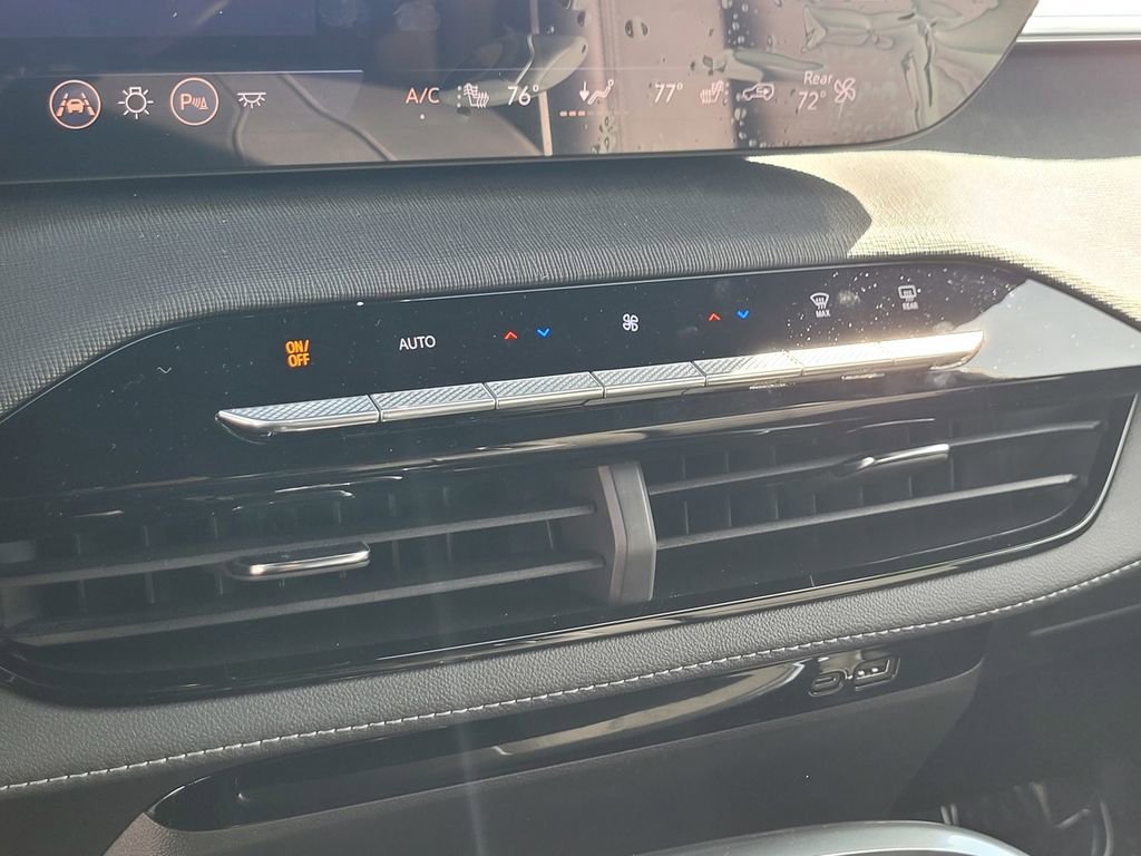 Used 2025 Buick Enclave Sport Touring image 19