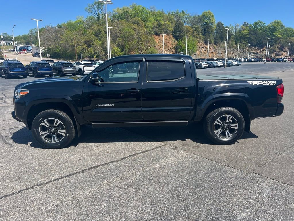 Used 2018 Toyota Tacoma TRD Sport w/ Technology Package image 6