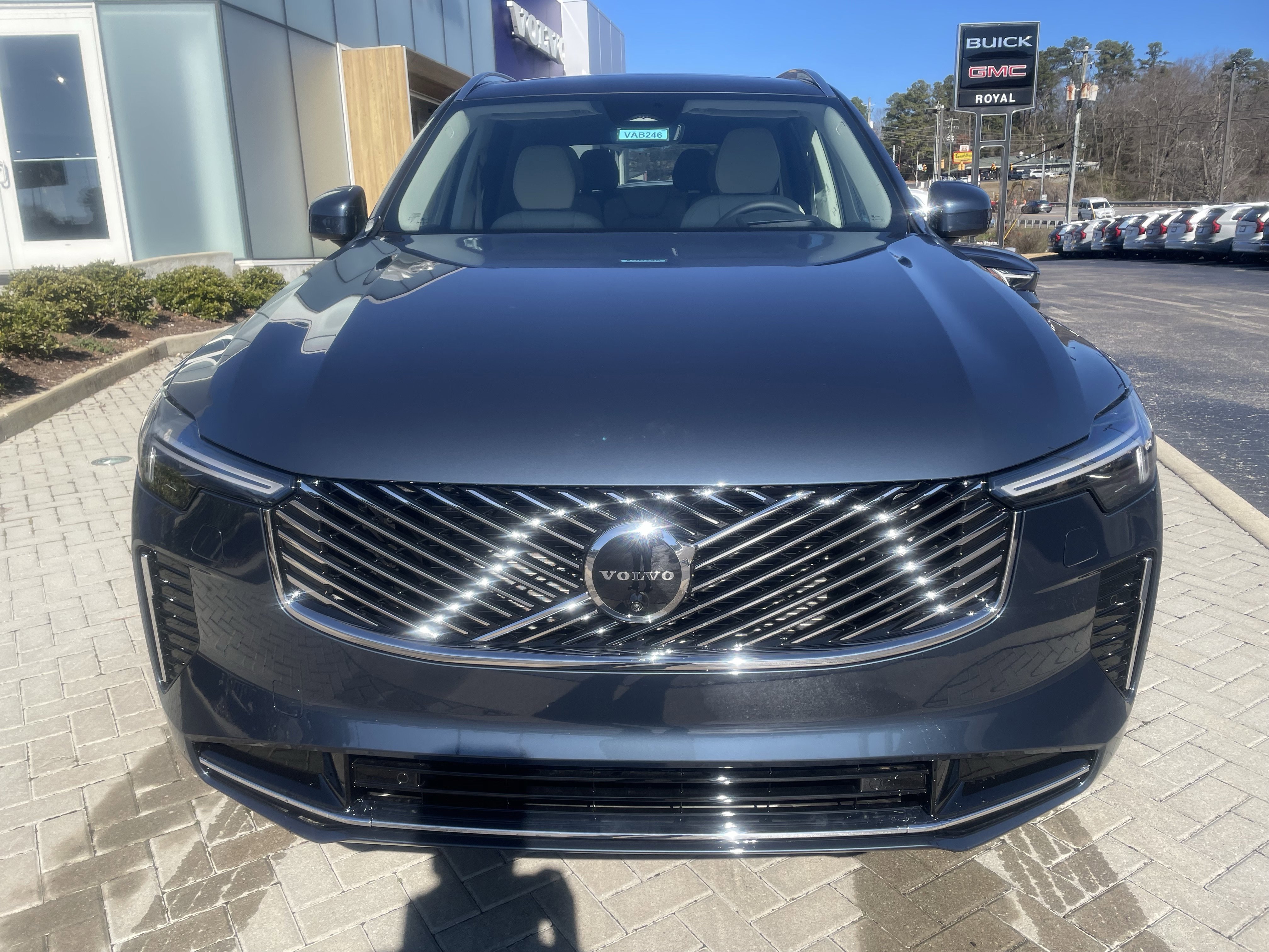 New 2026 Volvo XC90 B6 Ultra w/ Protection Package image 2