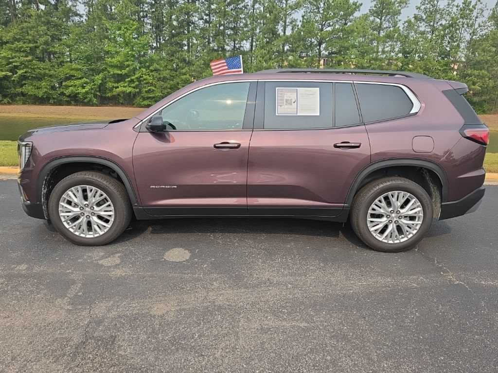 Used 2024 GMC Acadia Elevation w/ Luxury Package FWD image 8