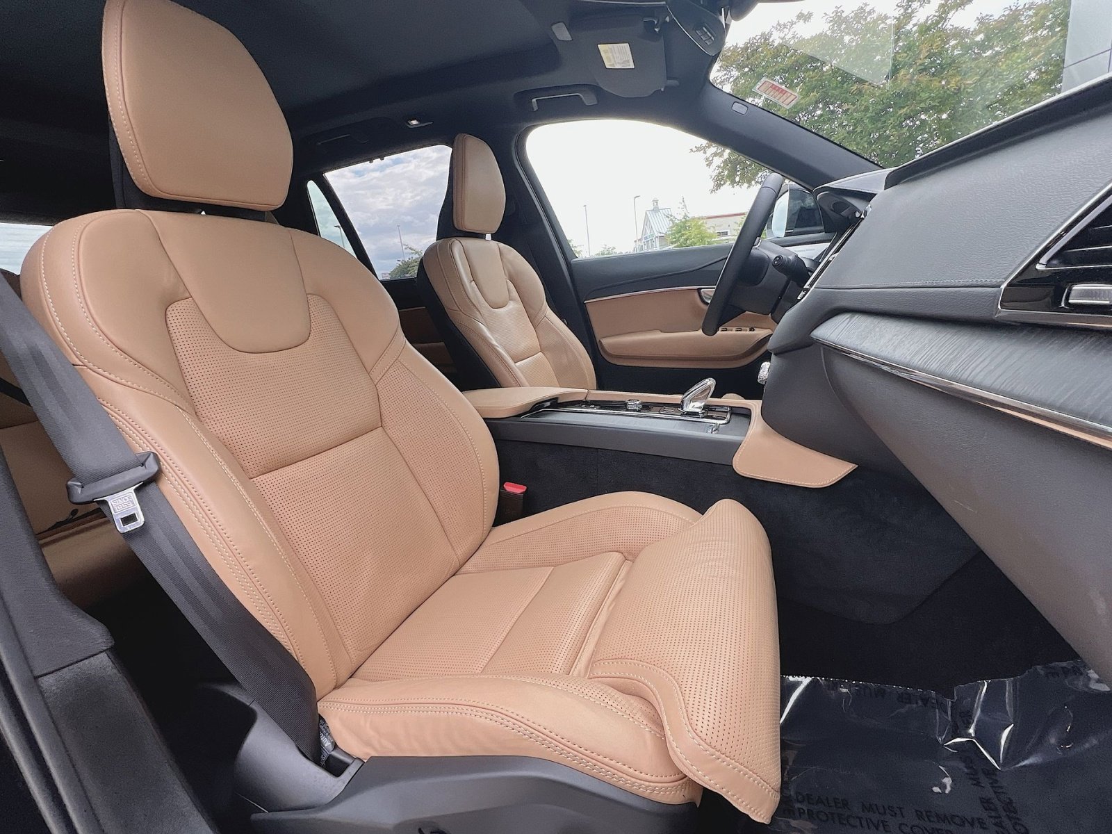 Certified 2023 Volvo XC90 T8 Ultimate w/ Protection Package Premier AWD/4WD image 28