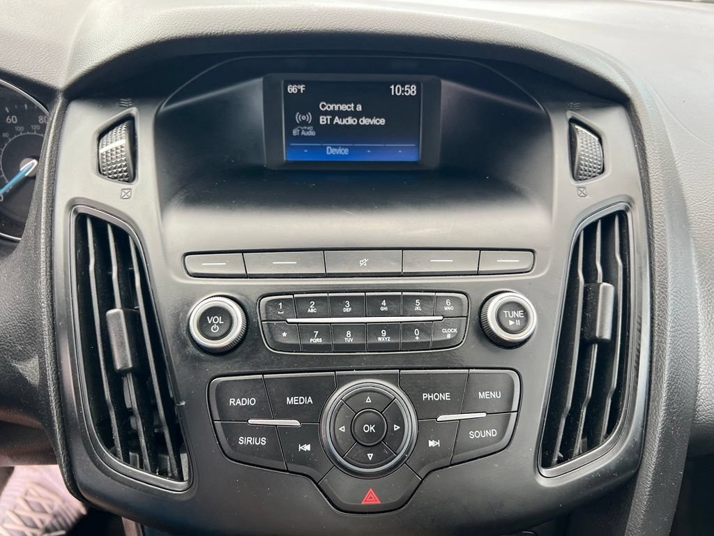 Used 2018 Ford Focus SE FWD image 32