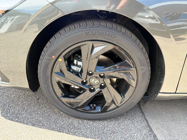 New 2026 Hyundai Elantra Sport FWD image 27