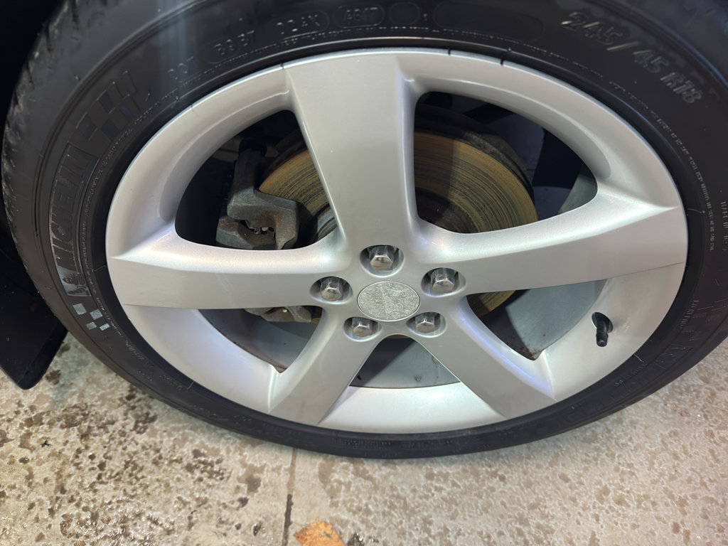 Used 2006 Pontiac Solstice Convertible w/ Premium Package RWD image 27