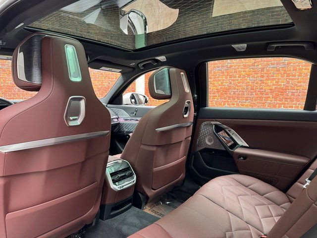 Used 2026 BMW 740i xDrive w/ Executive Package image 25