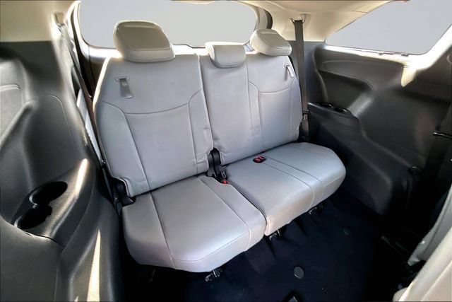 Used 2026 Toyota Sienna XLE FWD image 26