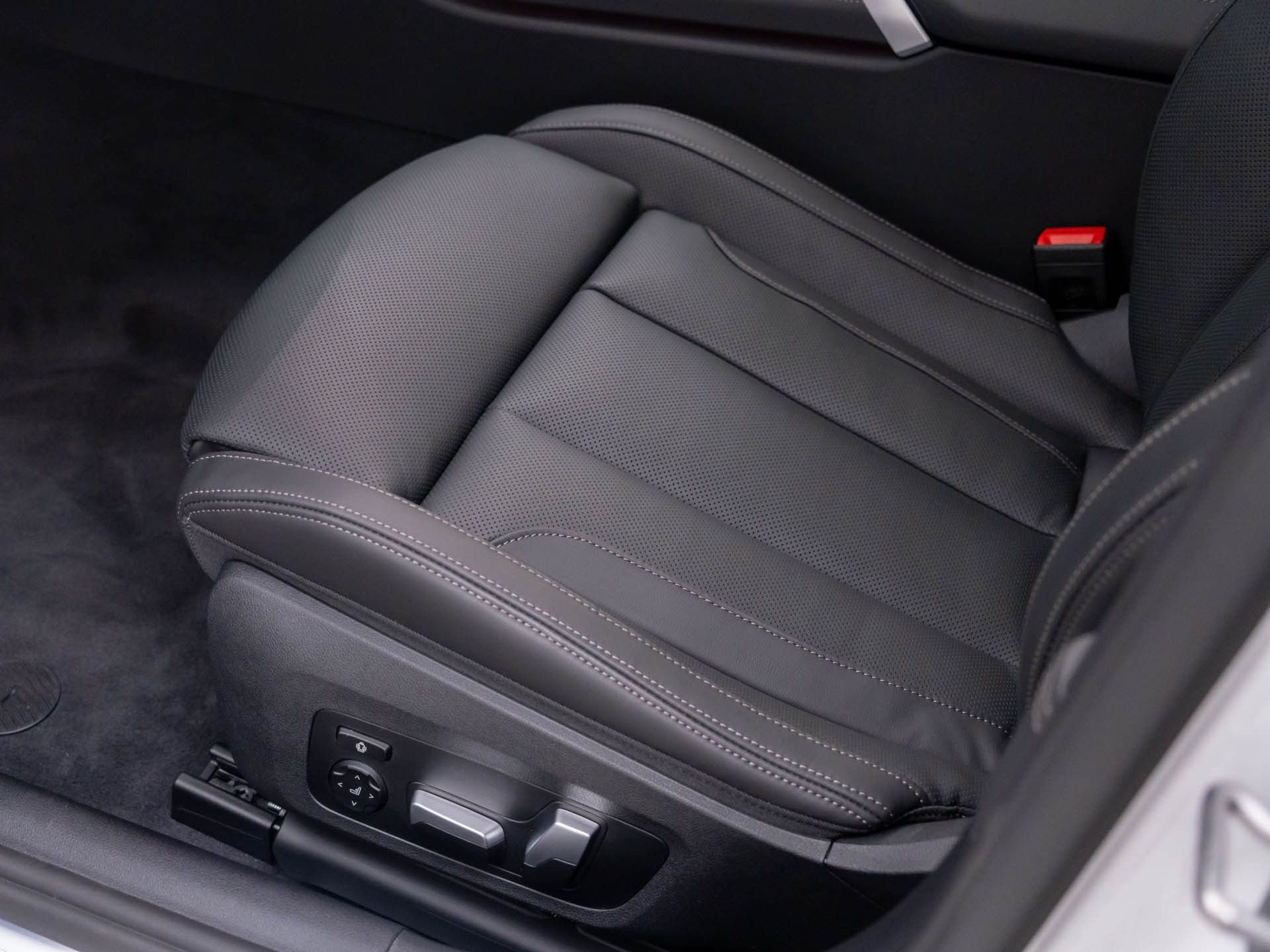 New 2026 BMW M850i xDrive AWD/4WD image 17