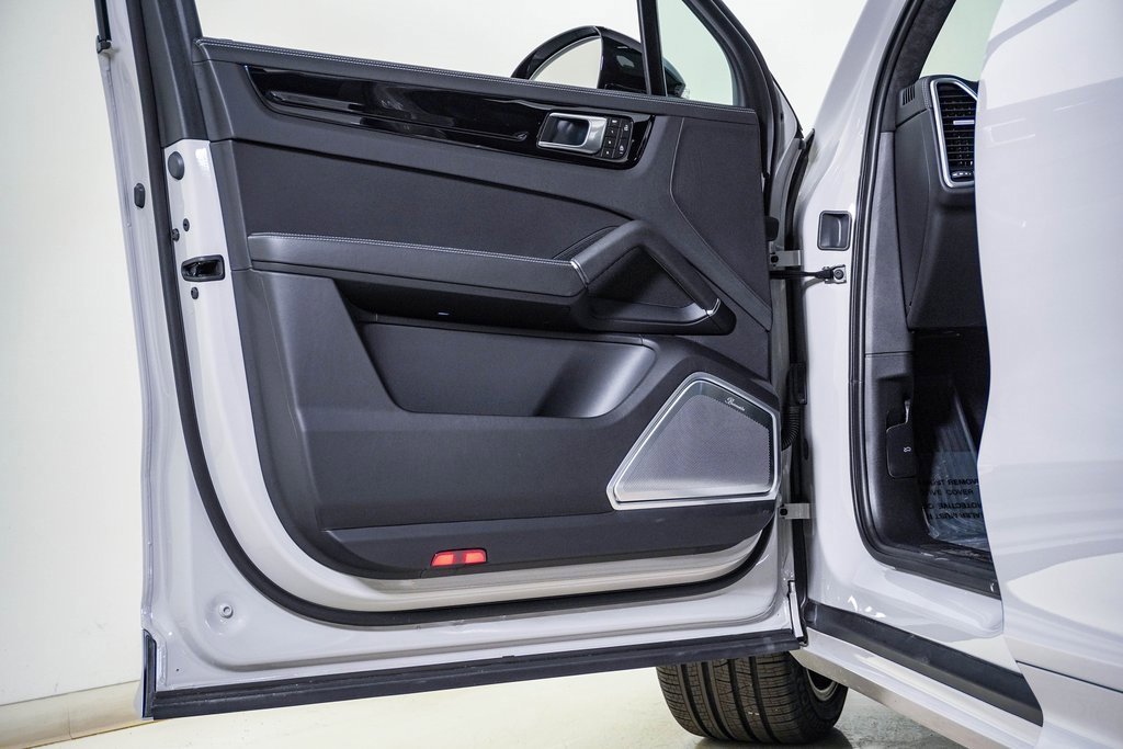 Certified 2023 Porsche Cayenne GTS image 25