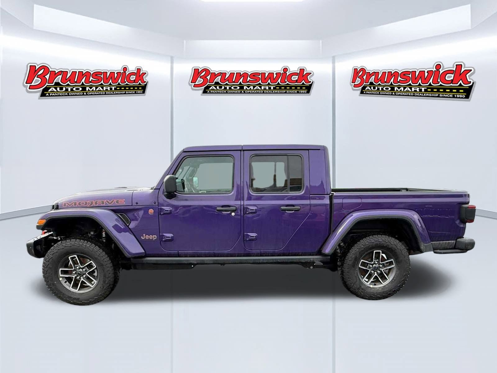 New 2026 Jeep Gladiator Mojave AWD/4WD image 3
