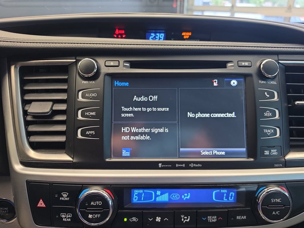 Used 2018 Toyota Highlander XLE FWD image 23