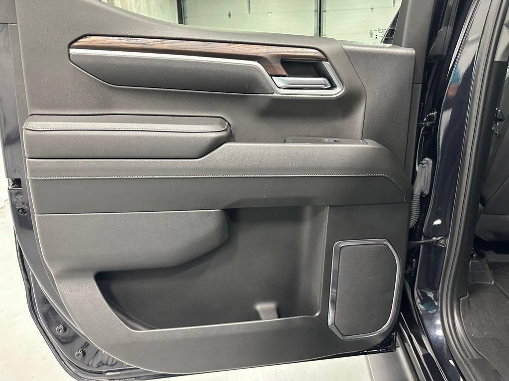 Used 2025 GMC Sierra 1500 SLT AWD/4WD image 41