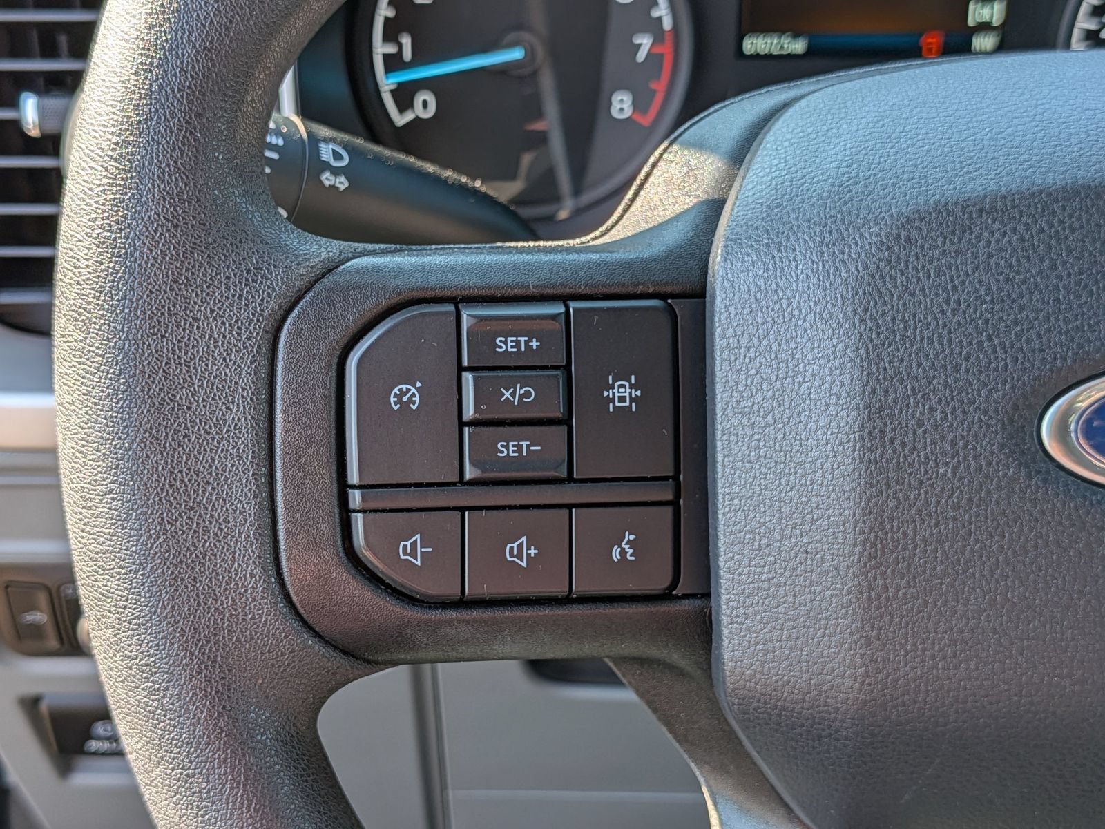 Used 2023 Ford F150 XLT AWD/4WD image 18