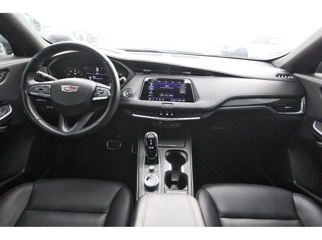 Used 2023 Cadillac XT4 Sport w/ Technology Package FWD image 9