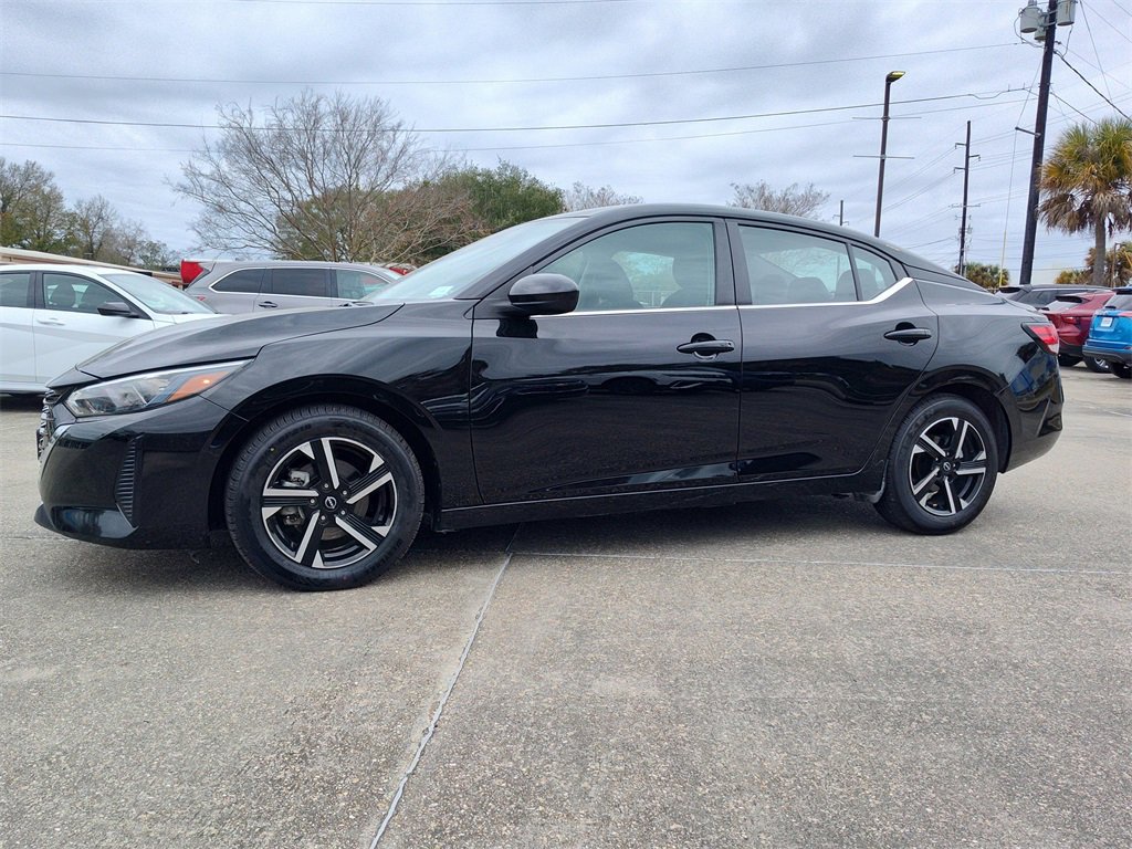 Used 2024 Nissan Sentra SV image 3