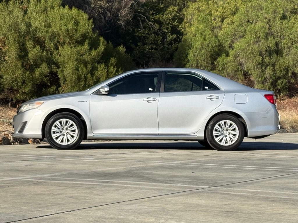 Used 2012 Toyota Camry LE FWD image 7