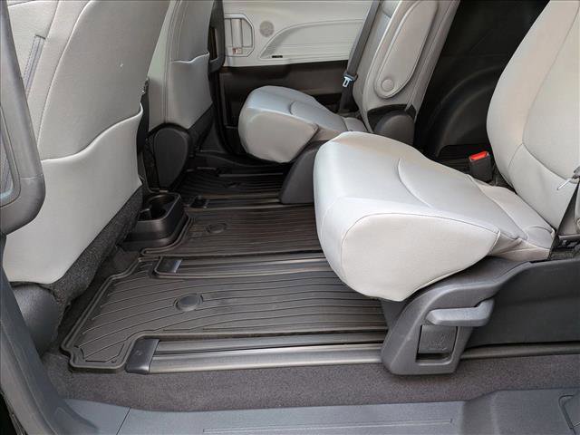 New 2026 Toyota Sienna XLE image 15