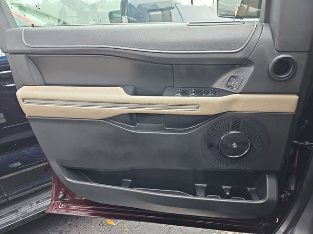 Used 2024 Ford Expedition Limited image 32