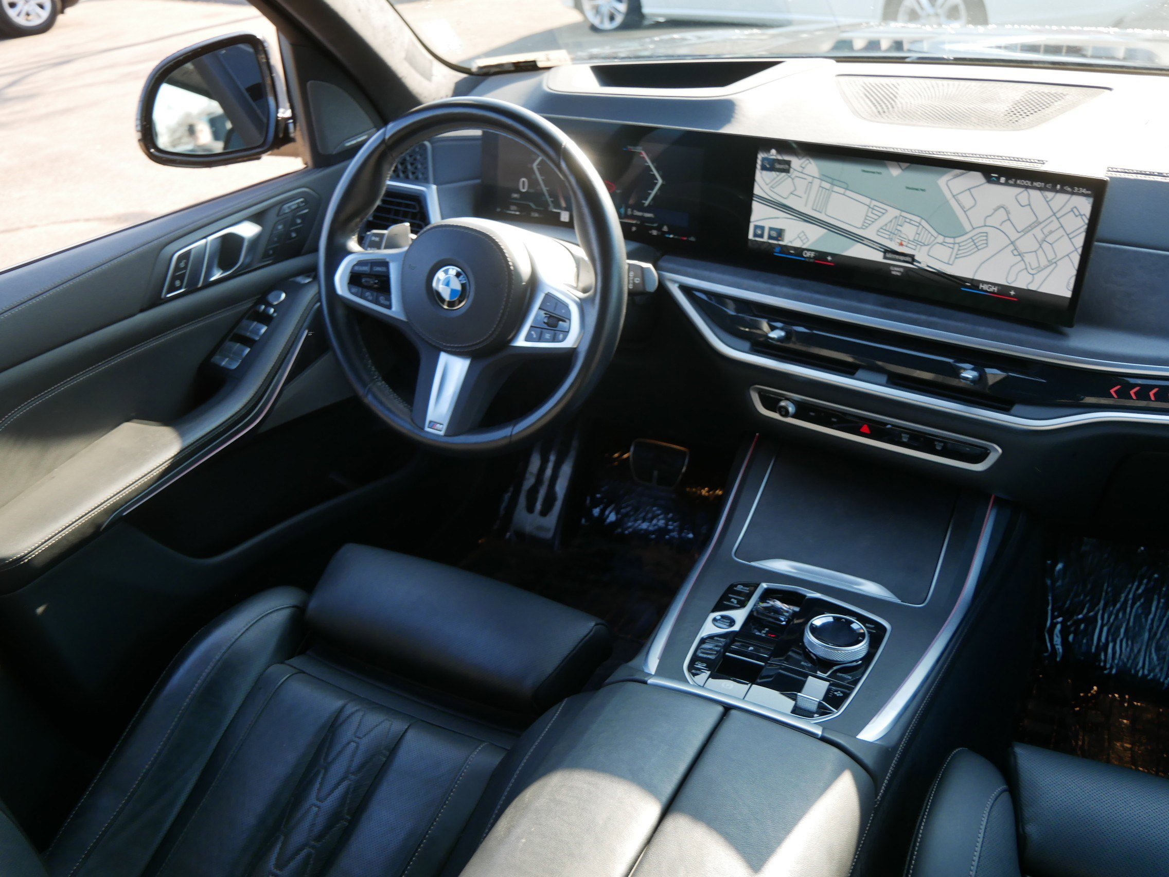 Used 2023 BMW X7 xDrive40i w/ Executive Package image 9