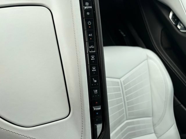 Used 2021 Chevrolet Corvette Stingray Premium Conv w/ Z51 Performance Package RWD image 32