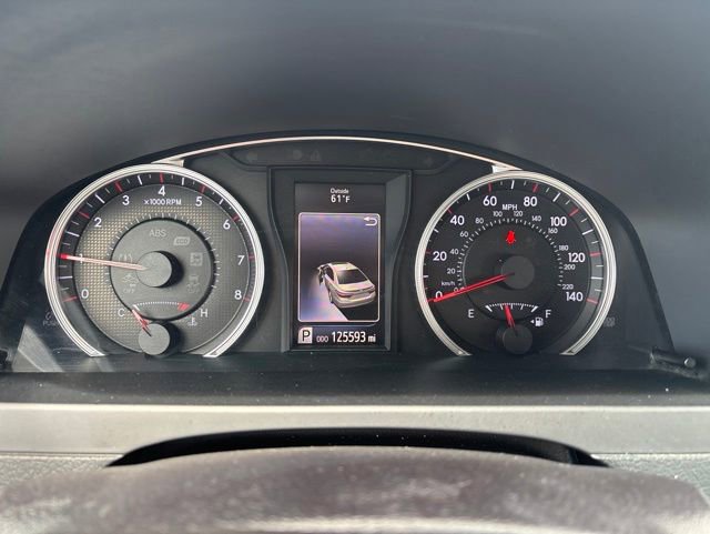 Used 2015 Toyota Camry SE FWD image 12