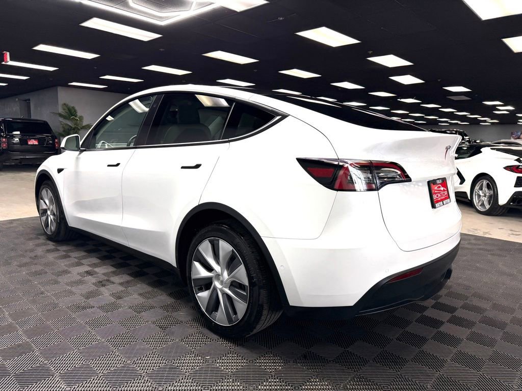 Used 2022 Tesla Model Y Long Range AWD/4WD image 11