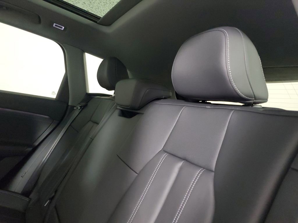 Used 2025 Audi Q6 e-tron Premium Plus w/ Premium Plus image 12