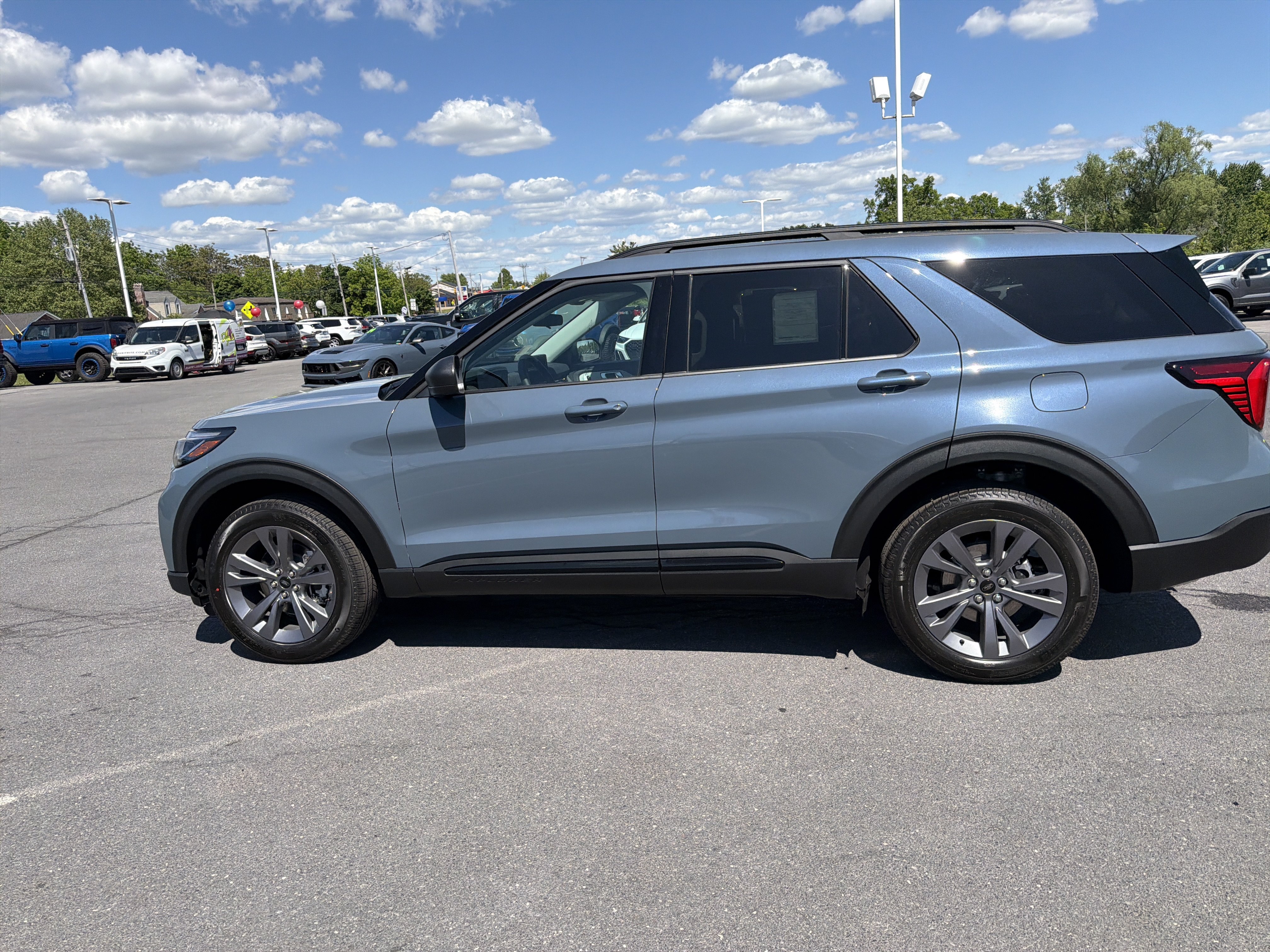 New 2026 Ford Explorer Active w/ Active Comfort Package AWD/4WD image 7