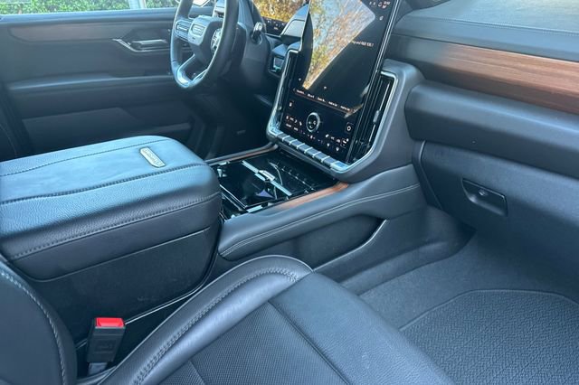 Used 2025 GMC Yukon Denali image 17