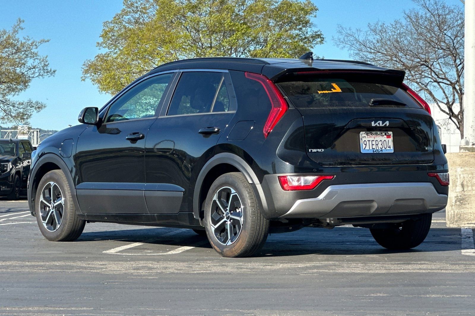 Certified 2025 Kia Niro EX w/ EX Cold Weather Package image 7