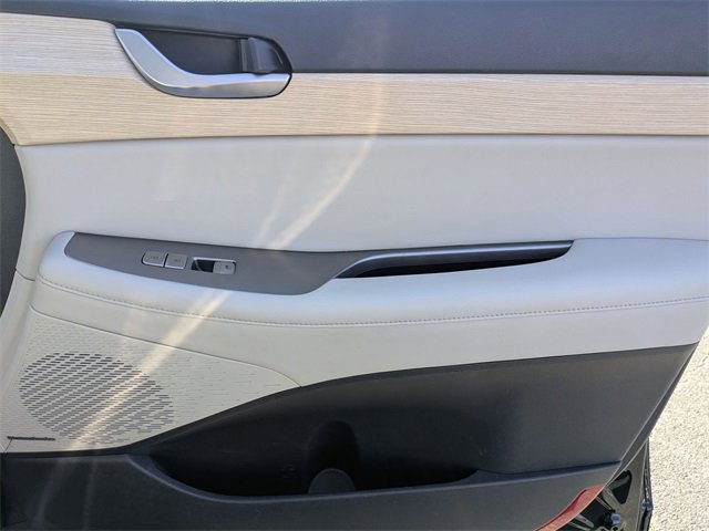 Used 2023 Hyundai Palisade Limited w/ Cargo Package image 41