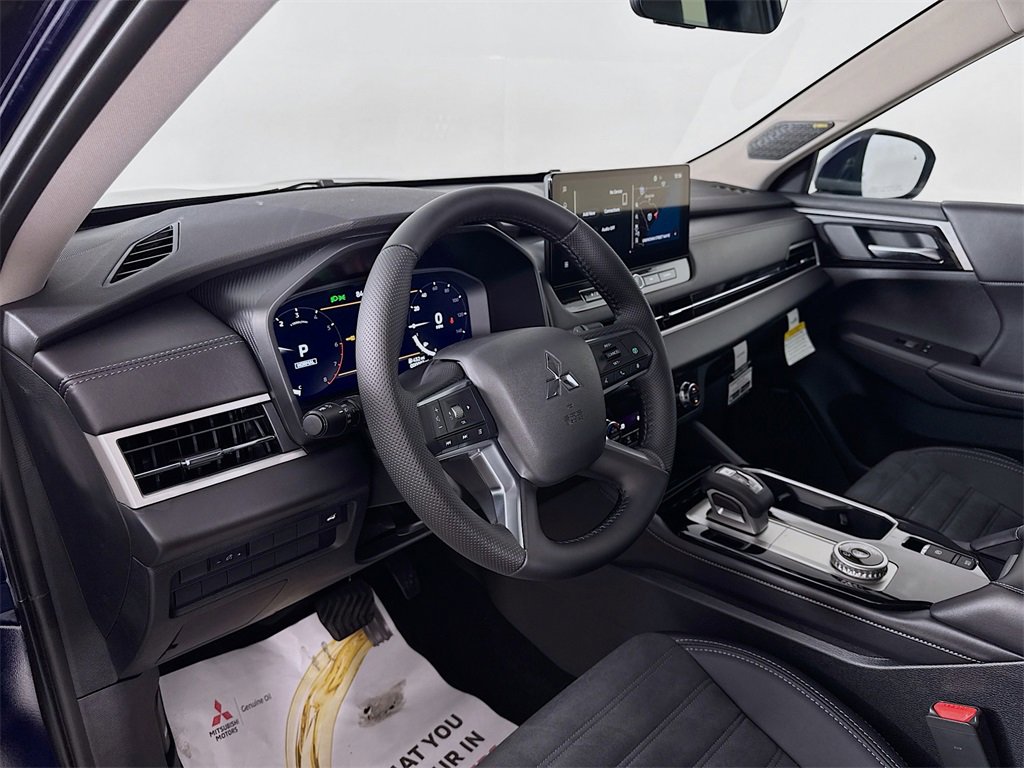 New 2025 Mitsubishi Outlander SE image 9