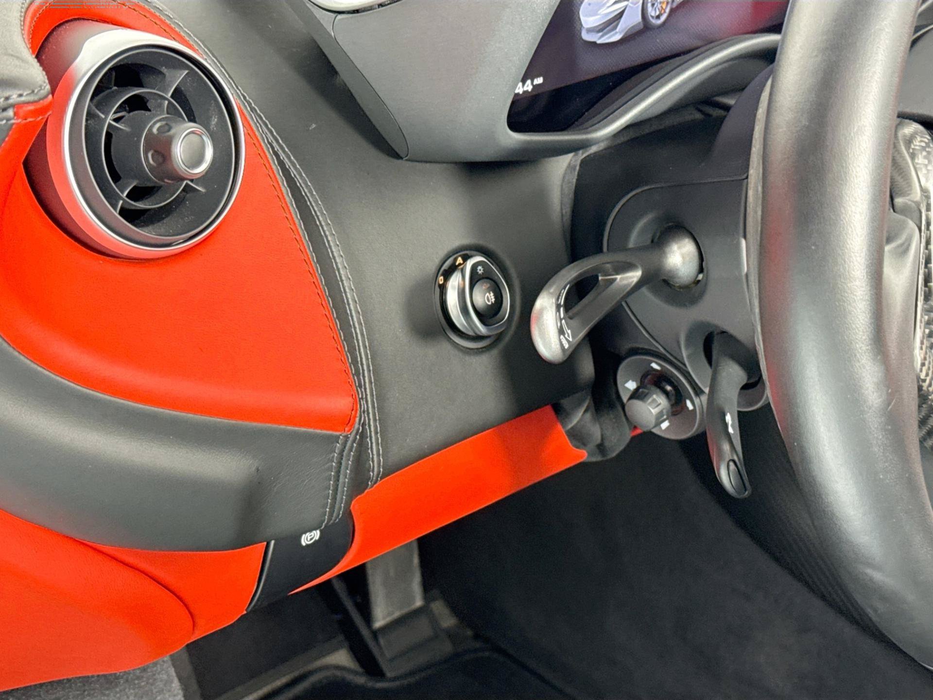 Used 2020 McLaren 600LT Spider RWD image 10