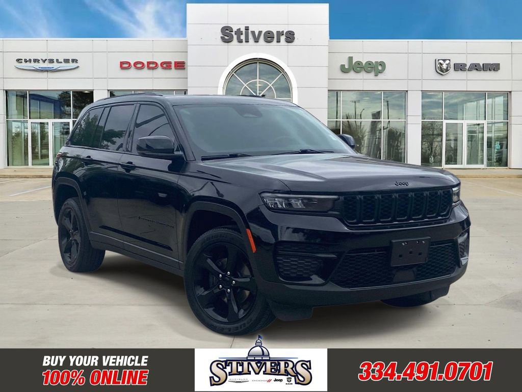 Used 2023 Jeep Grand Cherokee Altitude AWD/4WD image 1